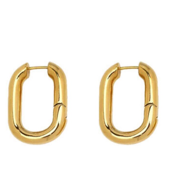 NWT OVAL SHAPE 18K GOLD PLATED Earrings - Picture 4 of 4